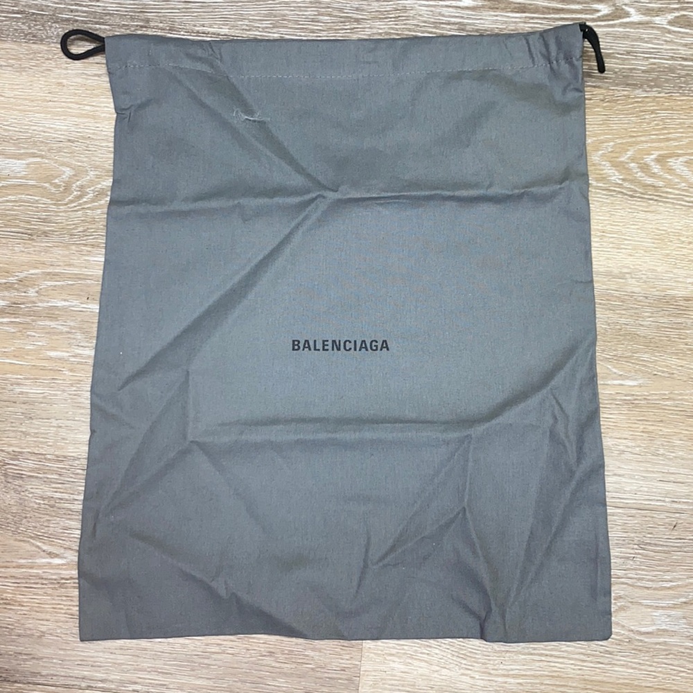 Balenciaga dust bag ✨NEW✨